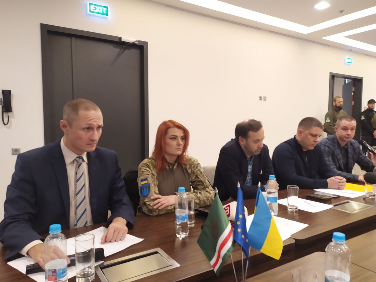 Украина признала независимость Ичкерии. Стpим Юpия Шyлипы на SоbiNеws #10