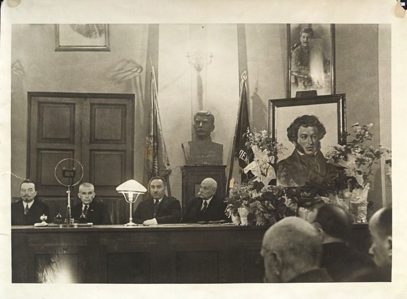 Антон Коломийцын: ВЕЛИКИЙ или ничтожный? Правда о "русском" языке, или ещё один гвоздь в гроб страны - 404