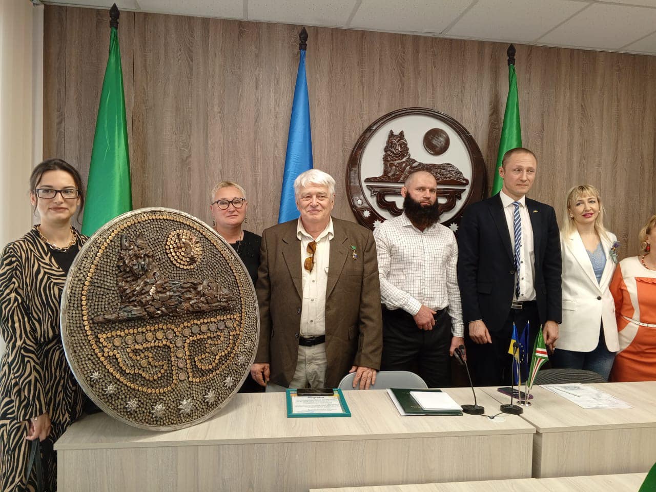 Известный американский фотограф и меценат Сергей Мельникофф принят в гражданство Ичкерии, а Борис Стомахин получил новый чеченский паспорт